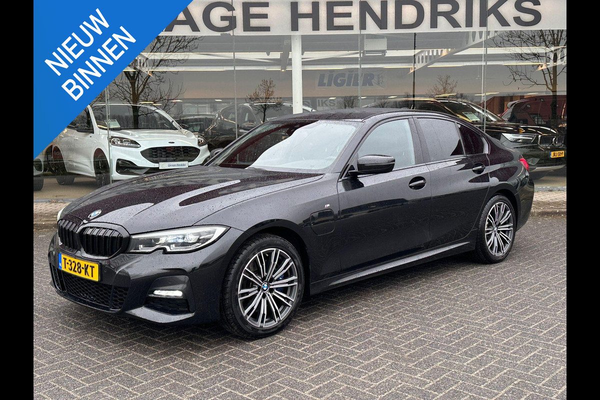 BMW 3-serie 330e | Trekhaak wegklapbaar | Nieuwe banden | Climate  | CC | Leder Stof |