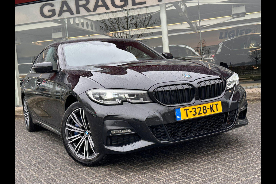 BMW 3-serie 330e | Trekhaak wegklapbaar | Nieuwe banden | Climate  | CC | Leder Stof |