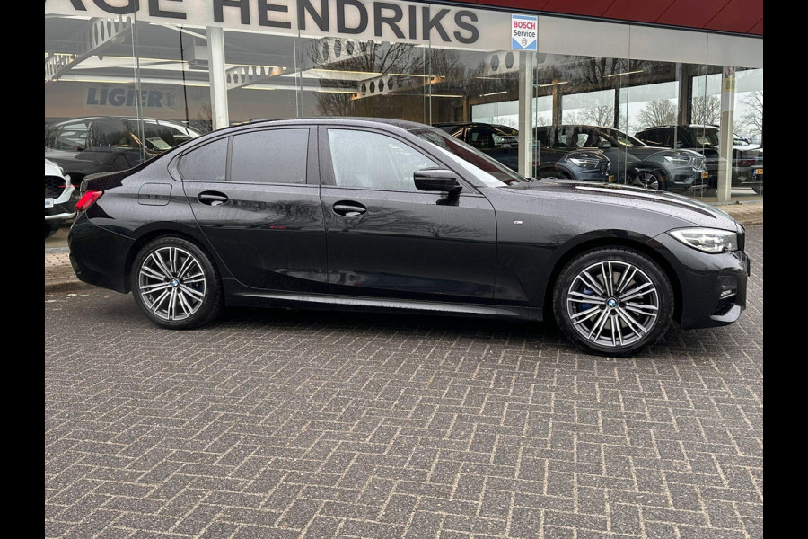 BMW 3-serie 330e | Trekhaak wegklapbaar | Nieuwe banden | Climate  | CC | Leder Stof |