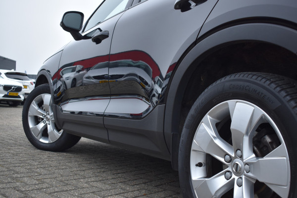Volvo XC40 T2 129PK Automaat Business Pro | ACC | Trekhaak | Apple Carplay | Elektr. Achterklep