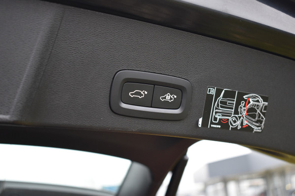 Volvo XC40 T2 129PK Automaat Business Pro | ACC | Trekhaak | Apple Carplay | Elektr. Achterklep