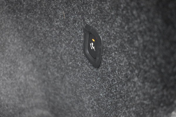 Volvo XC40 T2 129PK Automaat Business Pro | ACC | Trekhaak | Apple Carplay | Elektr. Achterklep