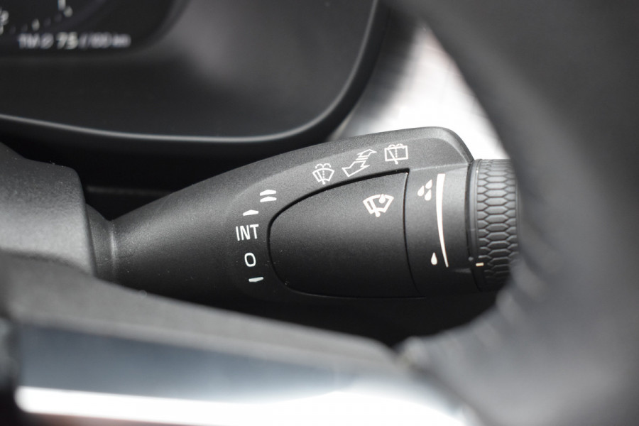 Volvo XC40 T2 129PK Automaat Business Pro | ACC | Trekhaak | Apple Carplay | Elektr. Achterklep