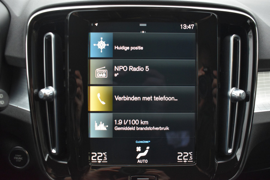 Volvo XC40 T2 129PK Automaat Business Pro | ACC | Trekhaak | Apple Carplay | Elektr. Achterklep