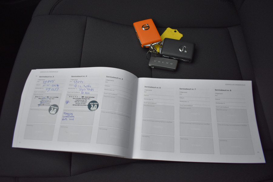 Volvo XC40 T2 129PK Automaat Business Pro | ACC | Trekhaak | Apple Carplay | Elektr. Achterklep