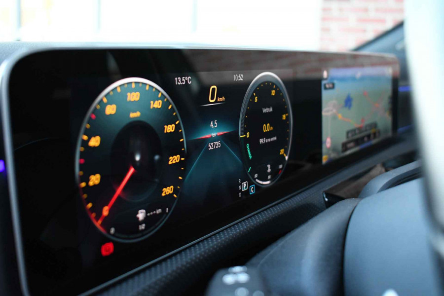 Mercedes-Benz A-Klasse 250e AMG Line Pano Burmester El-zetels