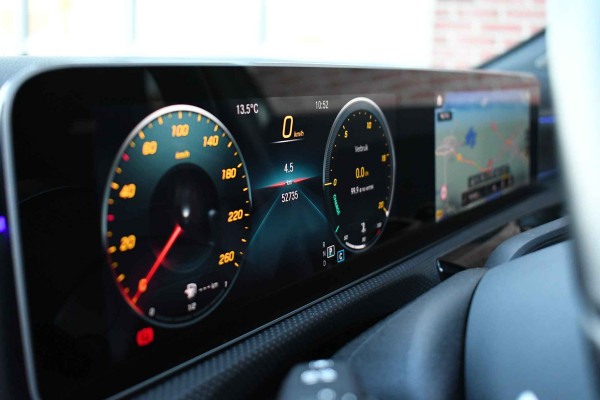 Mercedes-Benz A-Klasse 250e AMG Line Pano Burmester El-zetels