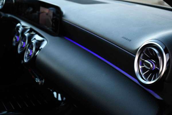 Mercedes-Benz A-Klasse 250e AMG Line Pano Burmester El-zetels