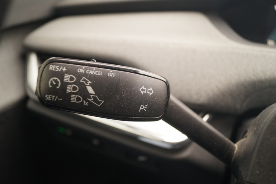 Škoda ENYAQ iV 60 180pk 62kWh -SOH90%-TREKHAAK-NAVI-ECC-PDC-