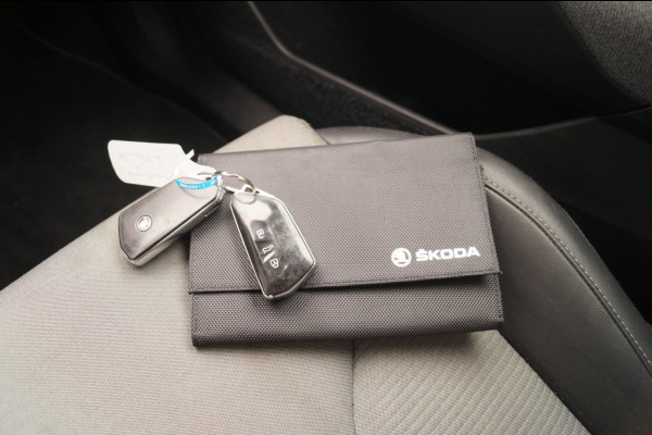 Škoda ENYAQ iV 60 180pk 62kWh -SOH90%-TREKHAAK-NAVI-ECC-PDC-