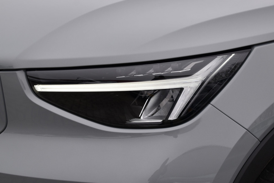 Volvo EX40 Extended Range 252PK Plus Black Ed. 82 kWh | H&K | ACC | Blis | Camera | 20"LMV | Stuurverwarming