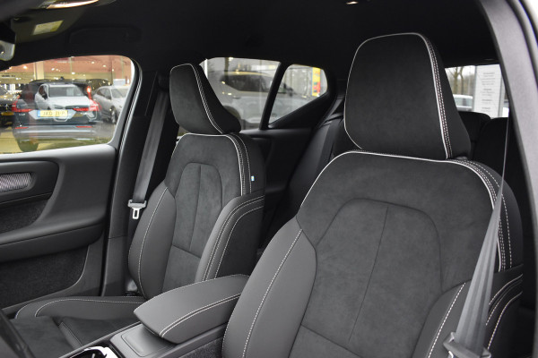 Volvo EX40 Extended Range 252PK Plus Black Ed. 82 kWh | H&K | ACC | Blis | Camera | 20"LMV | Stuurverwarming