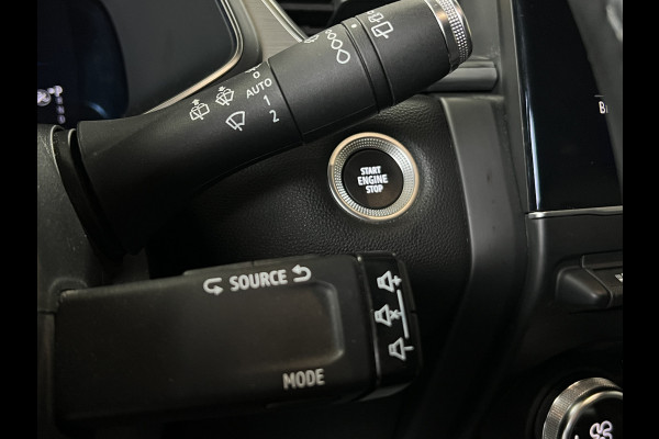 Renault Captur 1.3 TCe 130 Intens | Groot Navi | 18" | Stoelverwarming | Camera | Keyless | 100% Renault Dealer onderhouden!