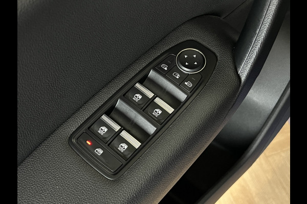 Renault Captur 1.3 TCe 130 Intens | Groot Navi | 18" | Stoelverwarming | Camera | Keyless | 100% Renault Dealer onderhouden!