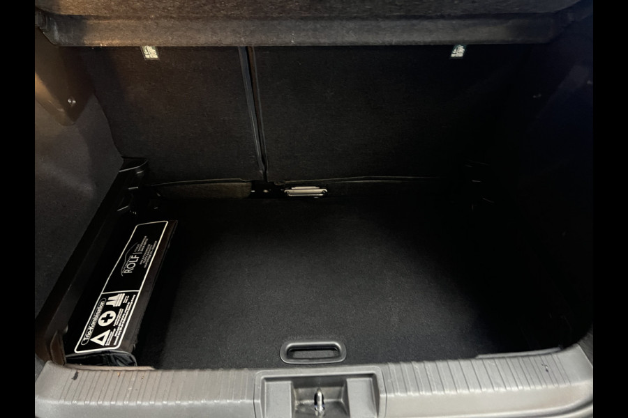 Renault Captur 1.3 TCe 130 Intens | Groot Navi | 18" | Stoelverwarming | Camera | Keyless | 100% Renault Dealer onderhouden!