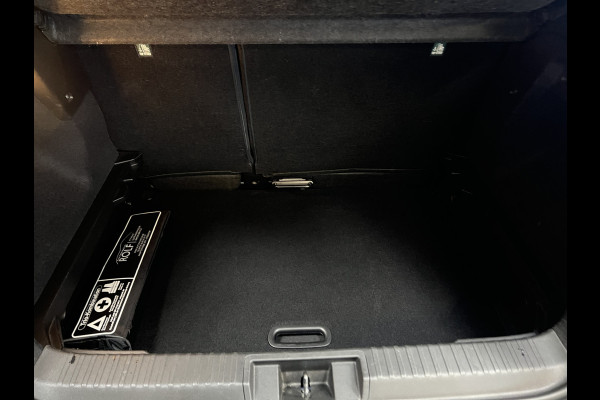 Renault Captur 1.3 TCe 130 Intens | Groot Navi | 18" | Stoelverwarming | Camera | Keyless | 100% Renault Dealer onderhouden!