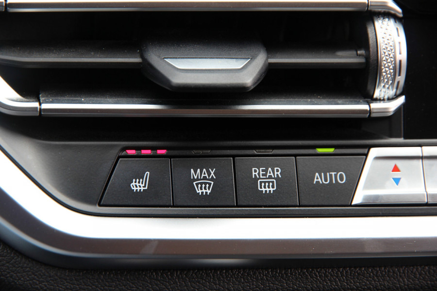 BMW 3 Serie Touring 330e Sportline | Shadow | 19 | Live cockpit