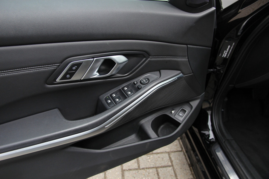 BMW 3 Serie Touring 330e Sportline | Shadow | 19 | Live cockpit