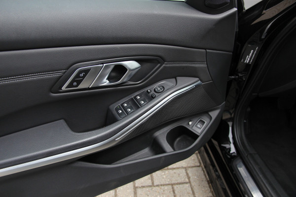 BMW 3 Serie Touring 330e Sportline | Shadow | 19 | Live cockpit