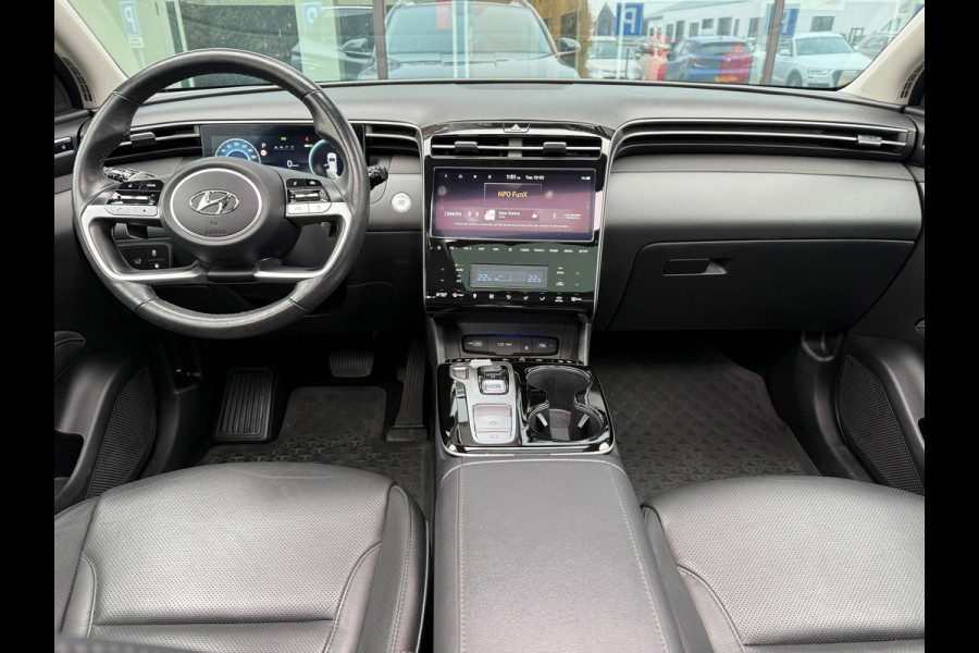 Hyundai Tucson 1.6 T-GDI PHEV Premium Sky 4WD - Automaat - Panoramadak- Leder - Navi