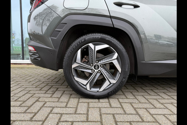 Hyundai Tucson 1.6 T-GDI PHEV Premium Sky 4WD - Automaat - Panoramadak- Leder - Navi