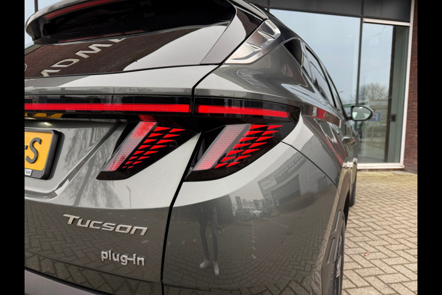 Hyundai Tucson 1.6 T-GDI PHEV Premium Sky 4WD - Automaat - Panoramadak- Leder - Navi