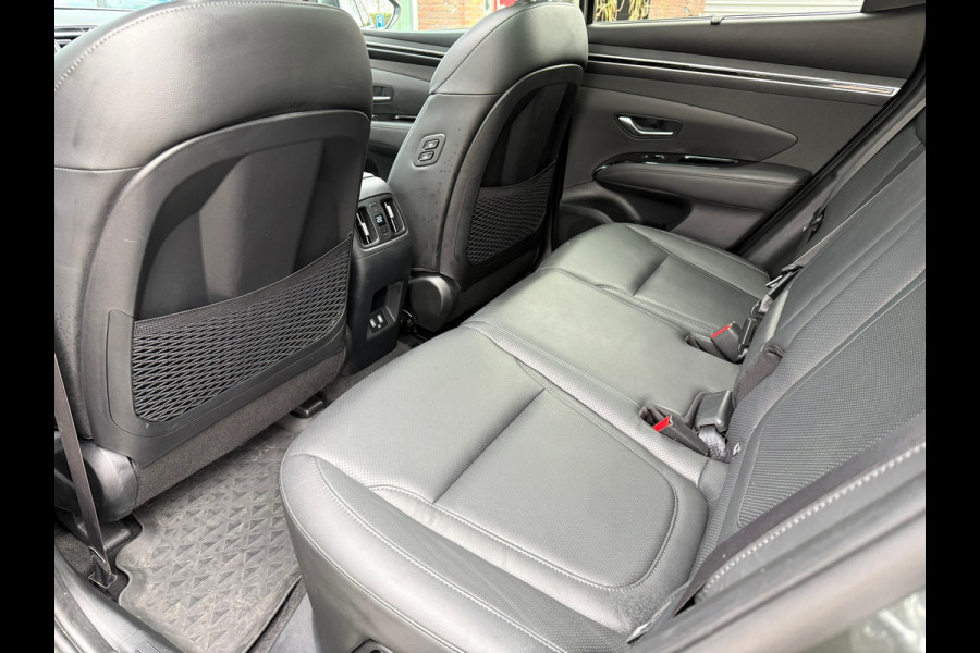 Hyundai Tucson 1.6 T-GDI PHEV Premium Sky 4WD - Automaat - Panoramadak- Leder - Navi