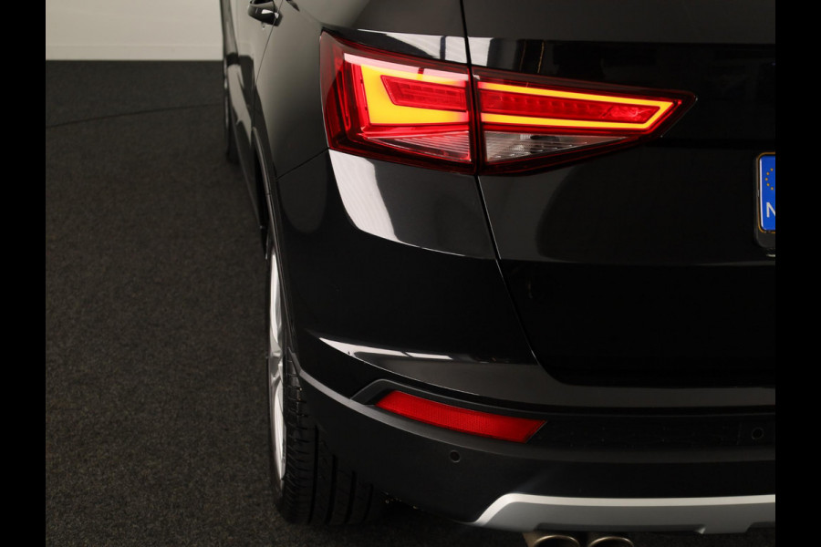 Seat Ateca 1.4 EcoTSI FR Business Intense 150pk Automaat | Navigatie | Parkeercamera | Verwarmbare