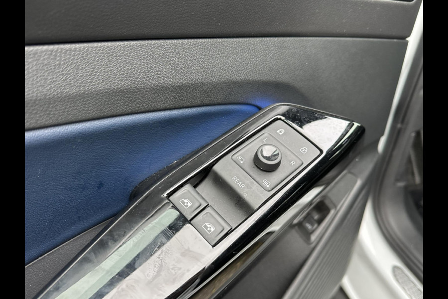 Volkswagen ID.4 GTX Advantage 4Motion 77 kWh 300PK | SOH 90% | WARMTEPOMP | 20 INCH | TREKHAK ELEKTRISCH UITKLAPBAAR | ACC CRUISE CONTROLE | STOEL + STUURWIELVERWARMING | MATRIX-LED-KOPLAMP (IQ.LIGHT) | RIJKLAAR GELEVERD MET 12 MND BOVAG GARANTIE