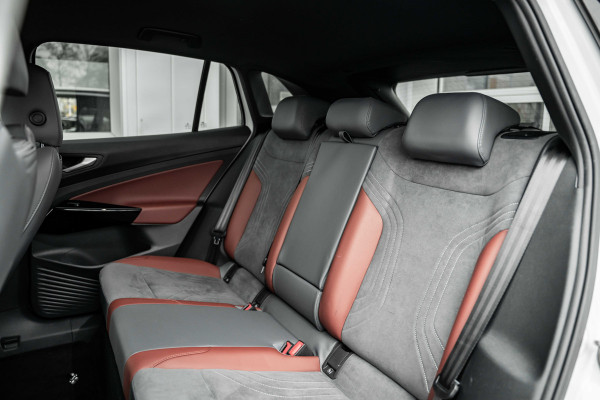 Volkswagen ID.4 First 77kWh | Trekhaak | Stoelverwarming | Camera