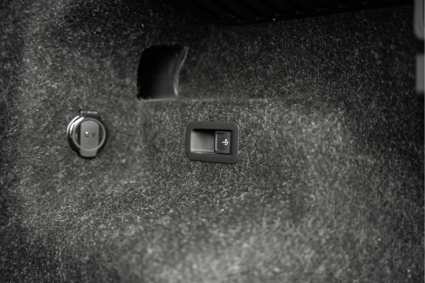 Škoda ENYAQ iV | SOH 91% | 80 | Pano | Trekhaak | Full leder | Stoel + stuurverw