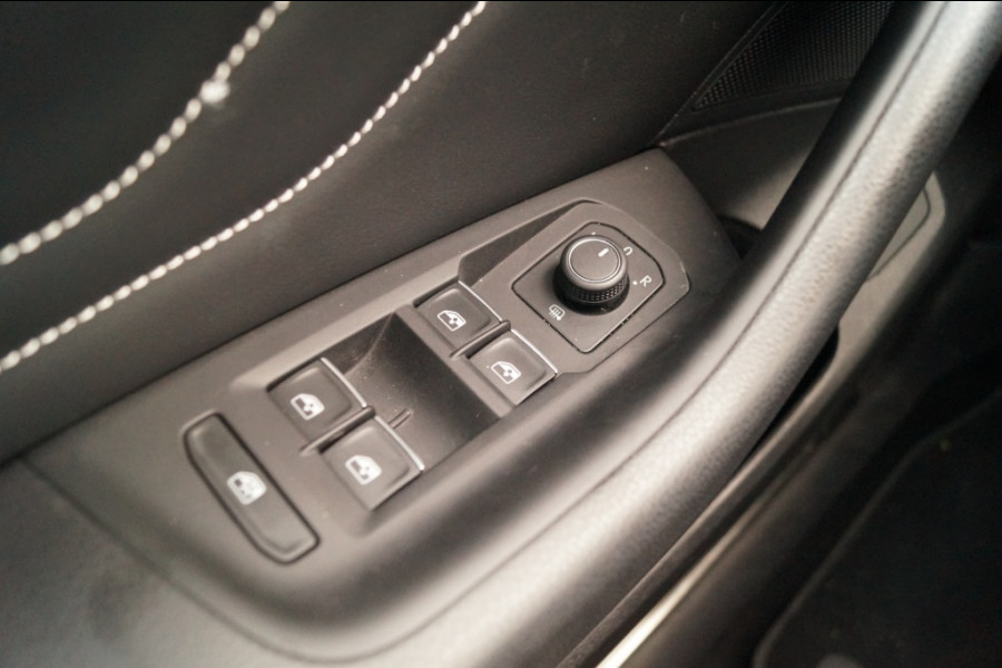 Volkswagen Passat Variant 1.5 TSI 150pk DSG R-Line Business Plus -PANO-