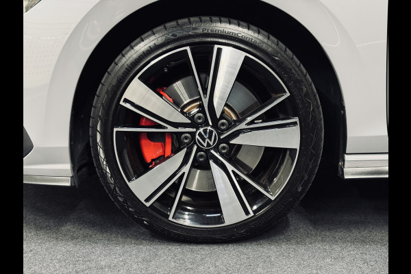Volkswagen Golf 1.4 eHybrid GTE | Akrapoviç | Camera | Stoelverw.