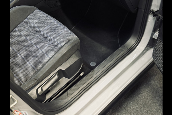Volkswagen Golf 1.4 eHybrid GTE | Akrapoviç | Camera | Stoelverw.