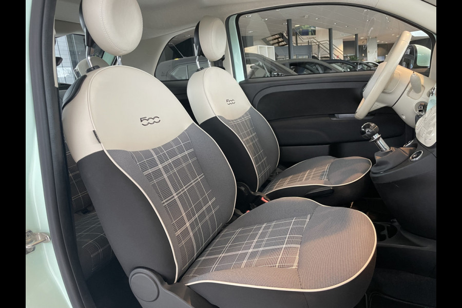 Fiat 500 0.9 TwinAir Turbo Collezione met schuif/kanteldak Airco - Cruise control - parkeersensor achter - Navigatie - Panoramadak - Schuif/kantel dak - Mistlampen voor - Licht metalen velgen 16 inch - Stuur multifunctioneel - Radio - Bluetooth - Sta