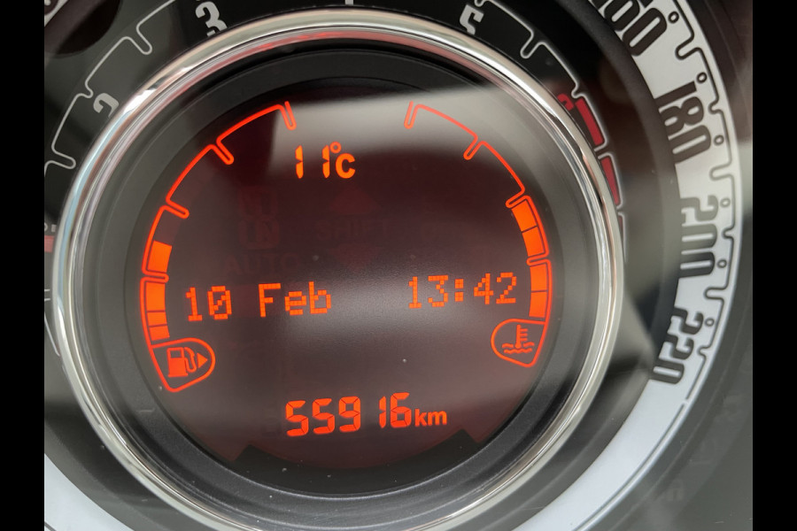 Fiat 500 0.9 TwinAir Turbo Collezione met schuif/kanteldak Airco - Cruise control - parkeersensor achter - Navigatie - Panoramadak - Schuif/kantel dak - Mistlampen voor - Licht metalen velgen 16 inch - Stuur multifunctioneel - Radio - Bluetooth - Sta