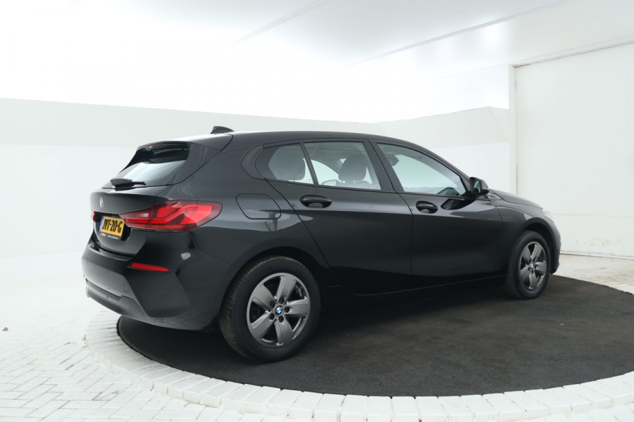 BMW 1-serie 116d High Executive 5 Deurs hb, Navigatie, Climate
