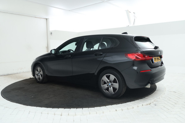 BMW 1-serie 116d High Executive 5 Deurs hb, Navigatie, Climate