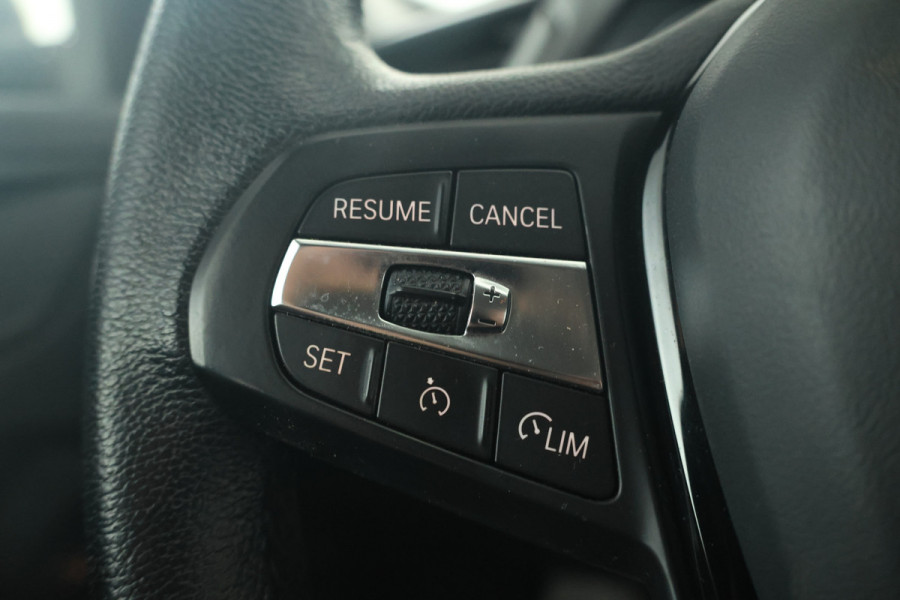 BMW 1-serie 116d High Executive 5 Deurs hb, Navigatie, Climate