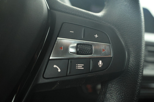 BMW 1-serie 116d High Executive 5 Deurs hb, Navigatie, Climate