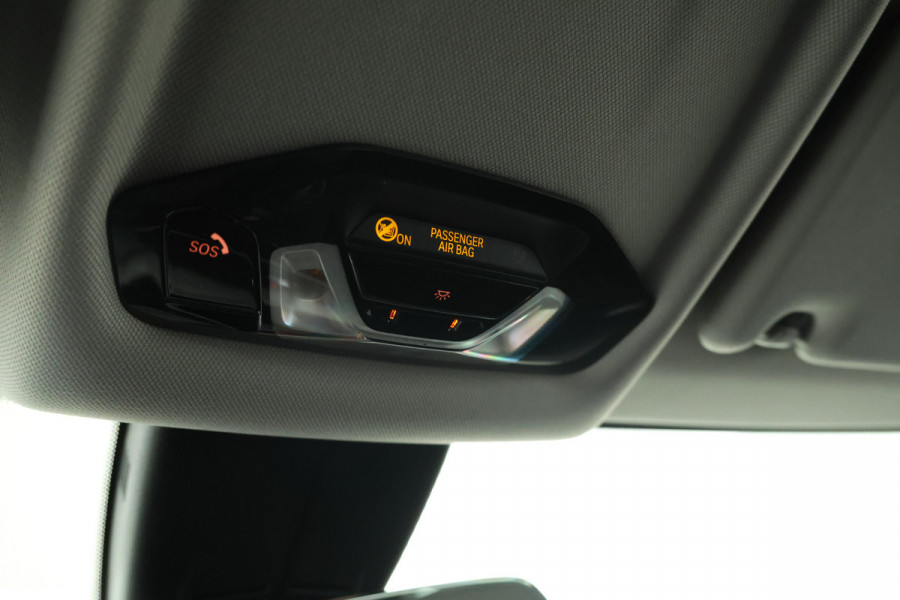 BMW 1-serie 116d High Executive 5 Deurs hb, Navigatie, Climate