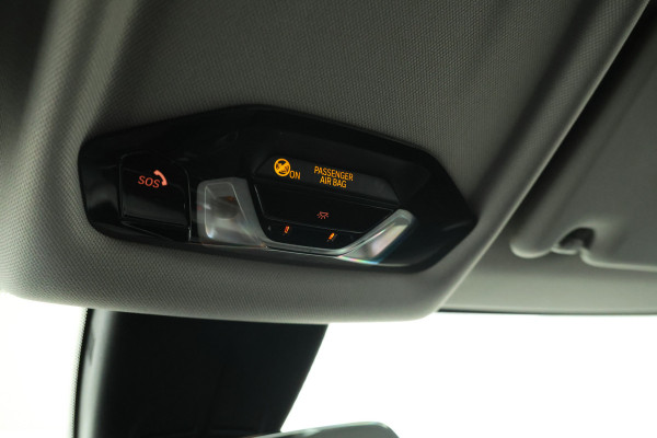 BMW 1-serie 116d High Executive 5 Deurs hb, Navigatie, Climate
