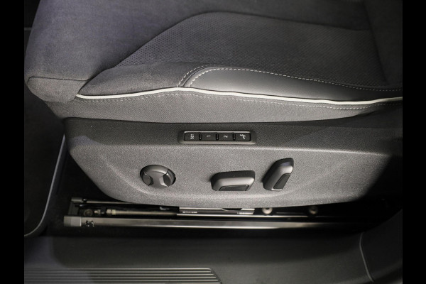 Škoda Enyaq 60 Sportline 204pk | Panoramadak | Light Band | Head up | Canton Sound | Elek. stoel | Adaptive Cruise | Blind spot