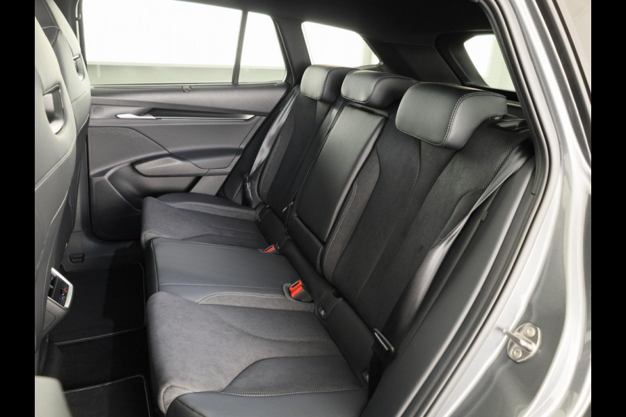 Škoda Enyaq 60 Sportline 204pk | Panoramadak | Light Band | Head up | Canton Sound | Elek. stoel | Adaptive Cruise | Blind spot