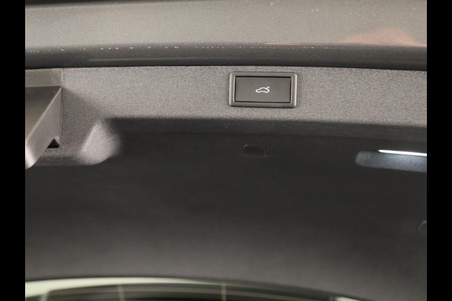 Škoda Enyaq 60 Sportline 204pk | Panoramadak | Light Band | Head up | Canton Sound | Elek. stoel | Adaptive Cruise | Blind spot