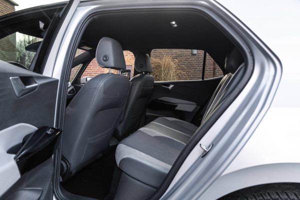 Volkswagen ID.3 Business 58 kWh PRO Adaptive Sfeer Camera Stoelverwarming LED 18''