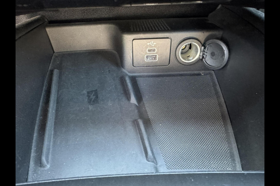 Ford Kuga 2.5 PHEV ST-Line X 243pk | Wegklapbare trekhaak | Panoramadak | Winter Pack | Head up Display | All season banden