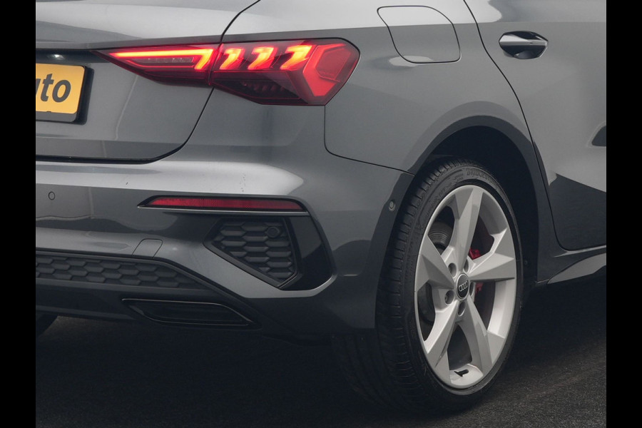 Audi A3 Sportback 45 TFSI e S edition Competition Plug In Hybrid 245pk Dealer O.H. PHEV | 2x S Line | Sportstoelen Massage | Adaptive Cruise | Bang & Olufsen | Matrix LED | 18"L.M | Sfeerverlichting | Apple Carplay | Virtual | Keyless | Blis | Navigatie | DAB |