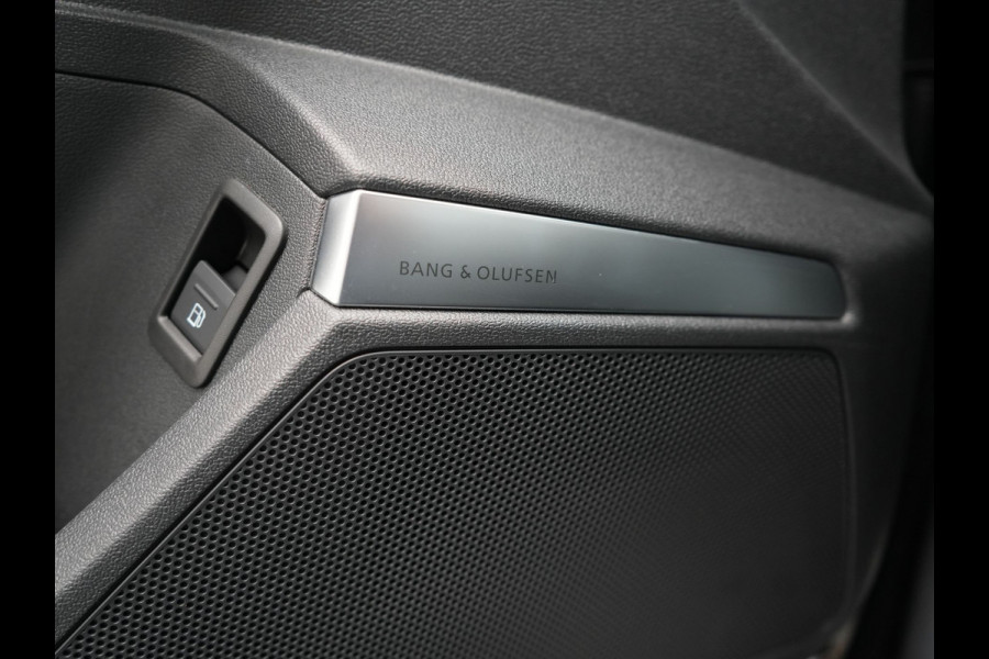Audi A3 Sportback 45 TFSI e S edition Competition Plug In Hybrid 245pk Dealer O.H. PHEV | 2x S Line | Sportstoelen Massage | Adaptive Cruise | Bang & Olufsen | Matrix LED | 18"L.M | Sfeerverlichting | Apple Carplay | Virtual | Keyless | Blis | Navigatie | DAB |