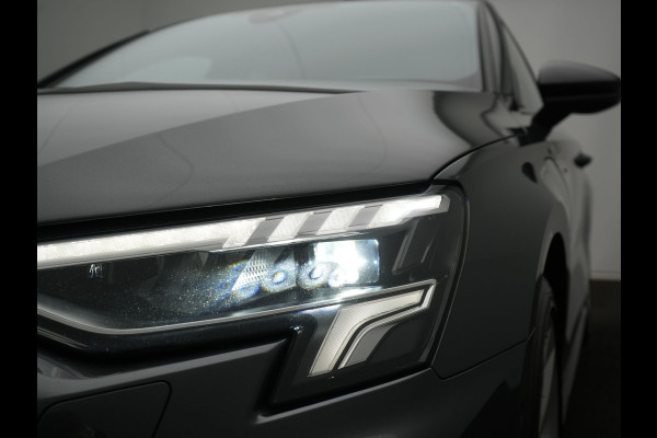 Audi A3 Sportback 45 TFSI e S edition Competition Plug In Hybrid 245pk Dealer O.H. PHEV | 2x S Line | Sportstoelen Massage | Adaptive Cruise | Bang & Olufsen | Matrix LED | 18"L.M | Sfeerverlichting | Apple Carplay | Virtual | Keyless | Blis | Navigatie | DAB |